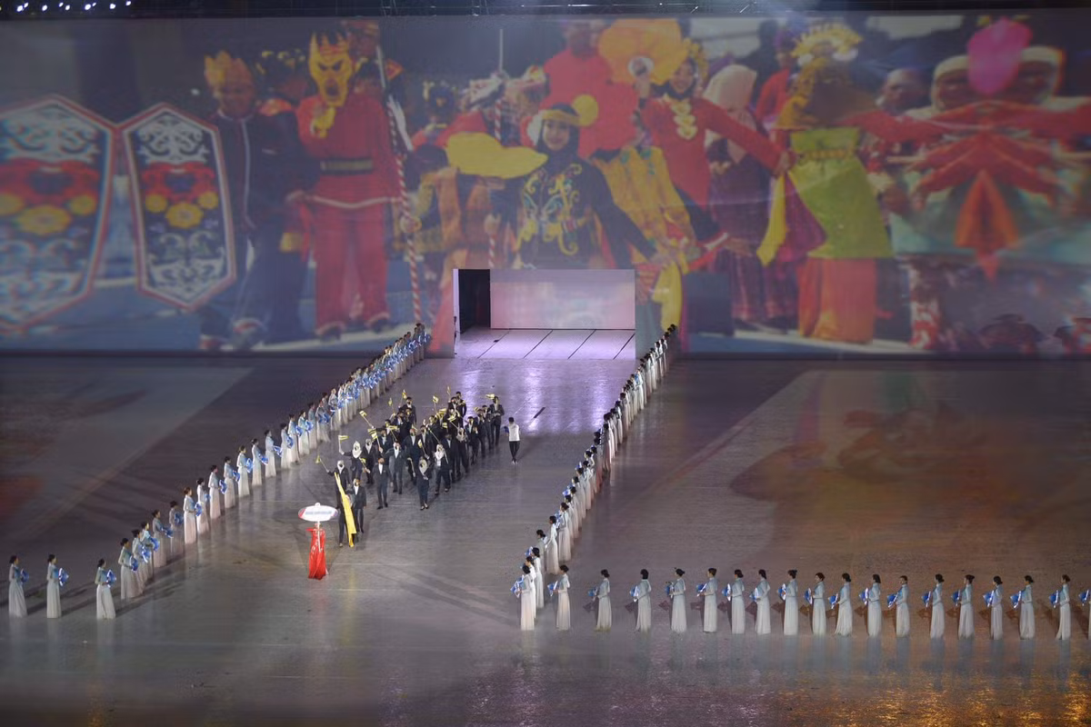 Truc tiep Le khai mac SEA Games 31: Dang cap, hoanh trang, ruc ro-Hinh-9