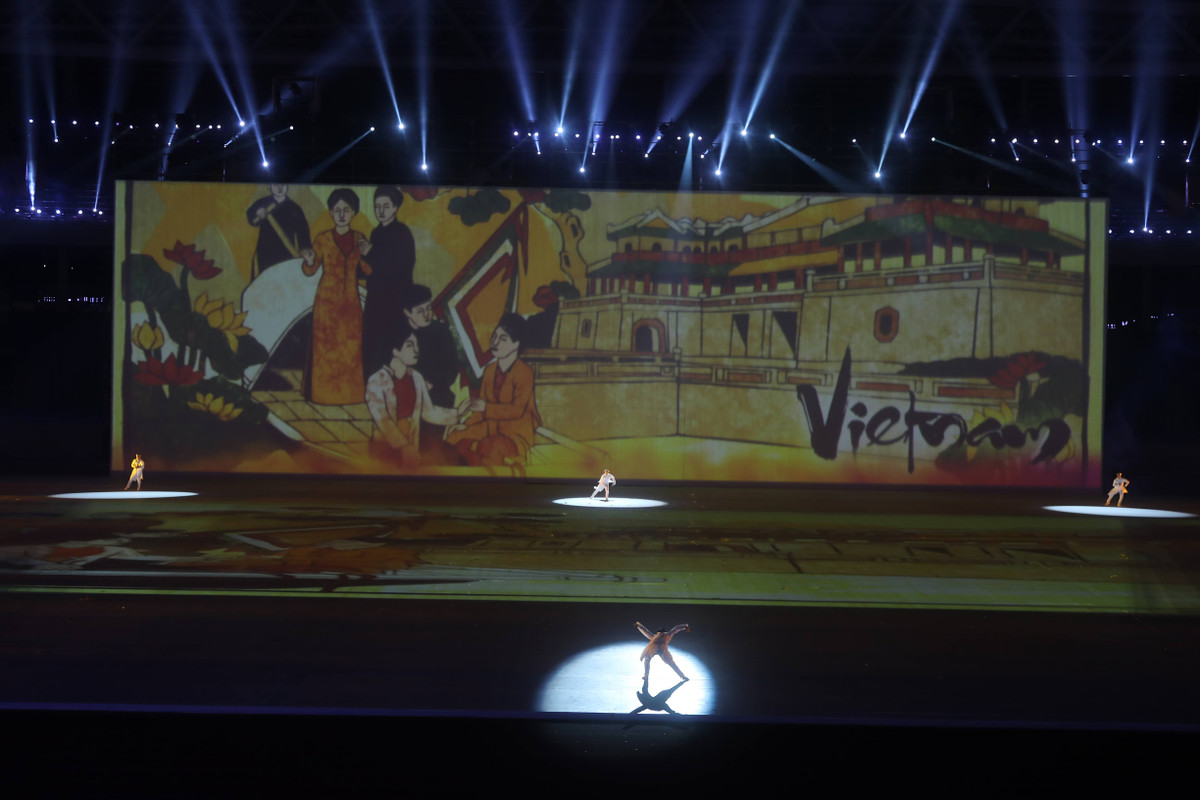 Truc tiep Le khai mac SEA Games 31: Dang cap, hoanh trang, ruc ro-Hinh-14