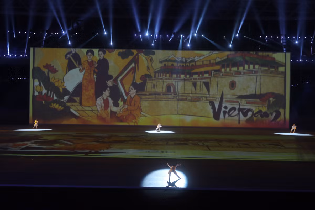 Truc tiep Le khai mac SEA Games 31: Dang cap, hoanh trang, ruc ro-Hinh-14