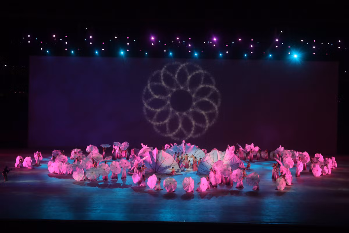 Truc tiep Le khai mac SEA Games 31: Dang cap, hoanh trang, ruc ro-Hinh-16