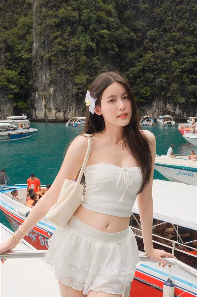 Trước đó, theo nhiều nguồn tin bạn gái HIEUTHUHAI là tiểu thư trong một gia đình giàu có. Mỹ Hàn từng theo học trường quốc tế nổi tiếng với mức học phí lên tới 600 triệu đồng/năm.