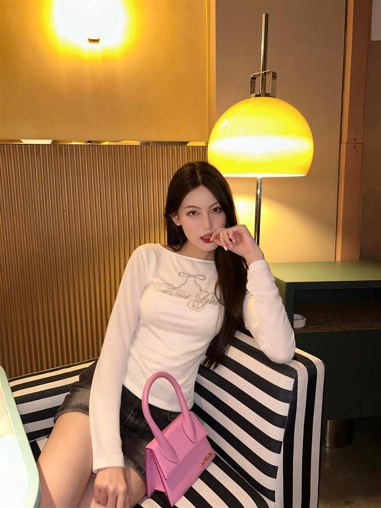 Tăng Mỹ Hàn ghi điểm với khán giả nhờ sở hữu nhan sắc xinh đẹp, thân hình mảnh mai và gu thời trang ấn tượng.