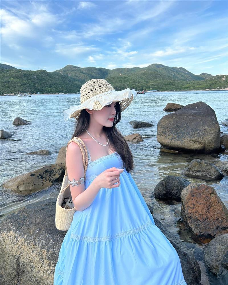 Đặc biệt hơn, nhiều người quan tâm cho biết, họ tò mò xem Tăng Mỹ Hàn liệu có phải chuẩn "tiểu thư" hay mọi thứ chỉ là tin đồn.