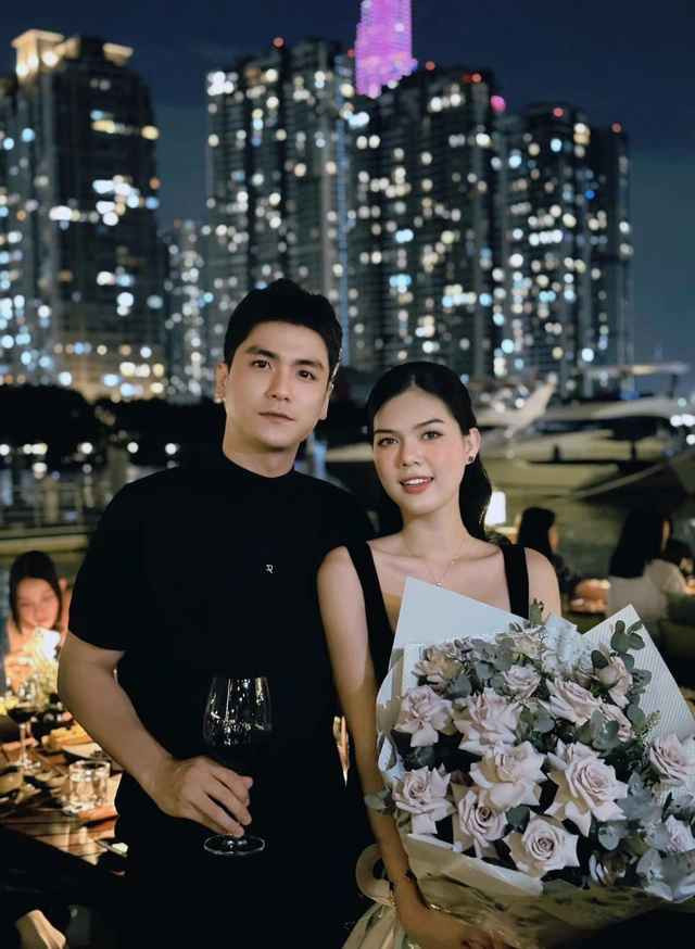 Nhưng ở hiện tại, Trinh nhận ra rằng mọi thứ đến như việc nó cần phải đến, như kiểu triệu hạt mưa không hạt nào rơi nhầm chỗ và người ta gặp không người nào ngẫu nhiên”. Nàng người mẫu ảnh cho biết thêm.