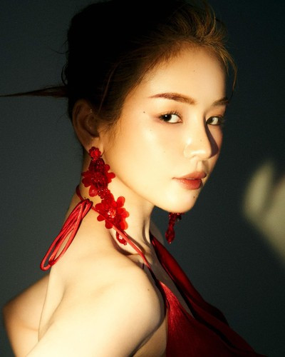 Trước đó, Mie thẳng thắn thừa nhận việc bản thân từng chỉnh sửa lại mũi đến 2 lần. Dù vậy, đến thời điểm hiện tại, visual của cô nàng ngày càng thăng hạng thấy rõ.