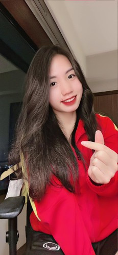 Trần Thị Duyên được được netizen ưu ái gọi bằng cái tên "crush quốc dân" khi vừa tài giỏi lại vừa có nhan sắc cực kì xinh đẹp.