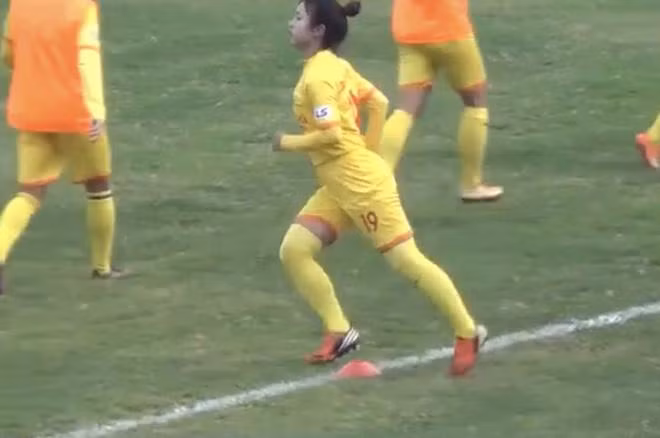 Thế nhưng ít ai biết Duyên cũng từng có một thời gian mũm mĩm như thế này vào 3 năm trước. Hình ảnh này được đào lại từ năm 2019 và có vẻ như lúc đó cô nàng vừa ăn Tết xong.