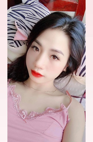 Dù thường xuyên phải luyện tập và thi đấu dưới nắng nhưng cô gái tên Duyên vẫn giữ được làn da khá trắng trẻo, mịn màng.