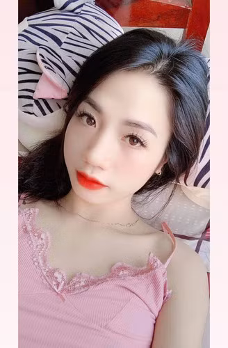 Dù thường xuyên phải luyện tập và thi đấu dưới nắng nhưng cô gái tên Duyên vẫn giữ được làn da khá trắng trẻo, mịn màng.