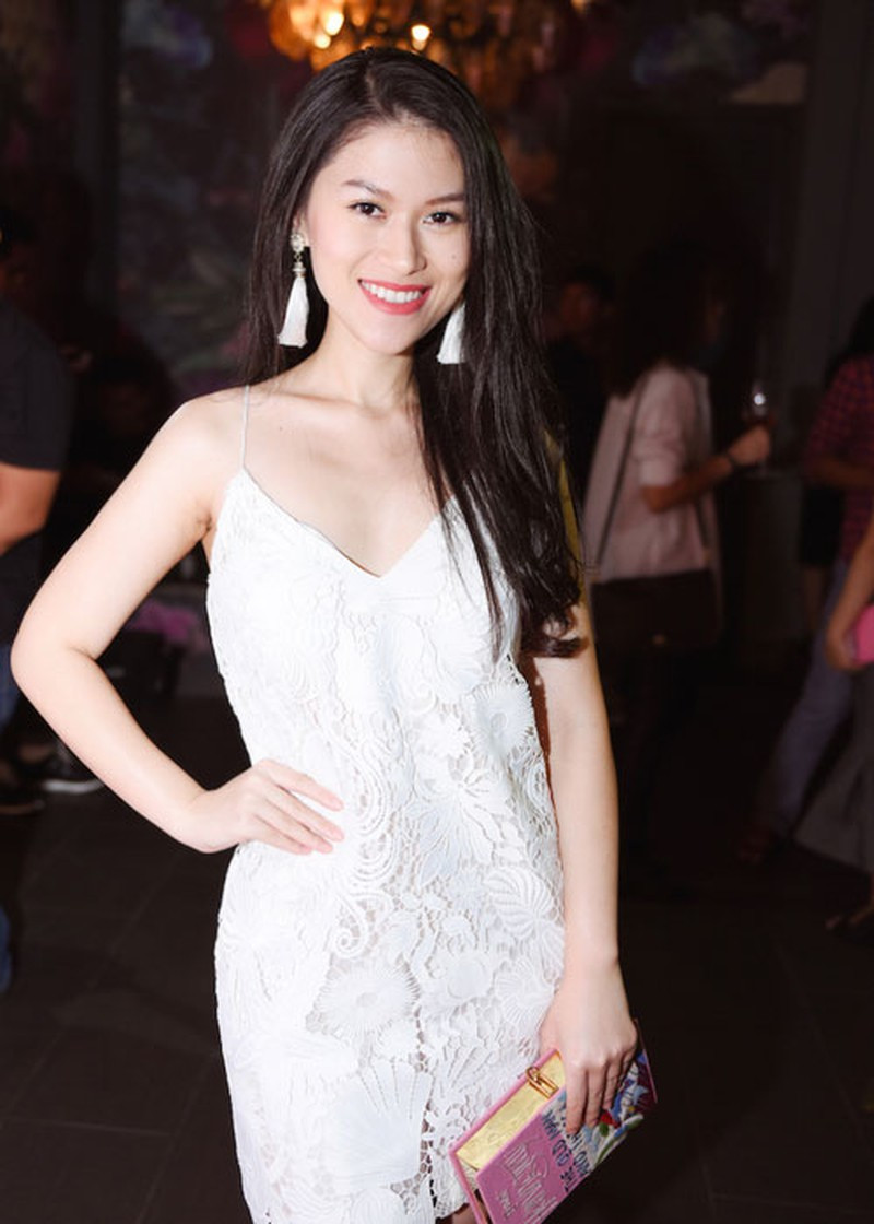 Ngoài cái quần đùi 47 triệu, Ngọc Thanh Tâm còn đập hộp nhiều món đồ hiệu đắt đỏ khác.