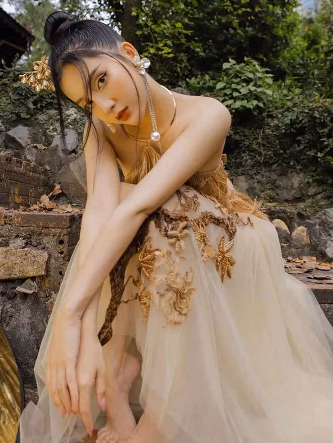 Theo đó, Thiên An chăm chỉ tham gia vào các hoạt động trong showbiz để kiếm tiền nuôi con gái.