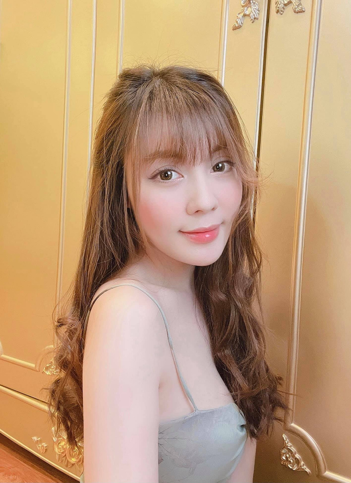 Riêng với loạt bình luận chúc "tìm được bến đỗ mới"/ "tìm được hoàng tử ở bên"..., Âu Hà My giữ một câu trả lời chung, đó là: "Còn lâu lắm!".