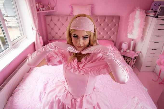 Giờ đây, nỗi lo lắng duy nhất của Katie là việc khó khăn trong việc tìm kiếm bạn trai.