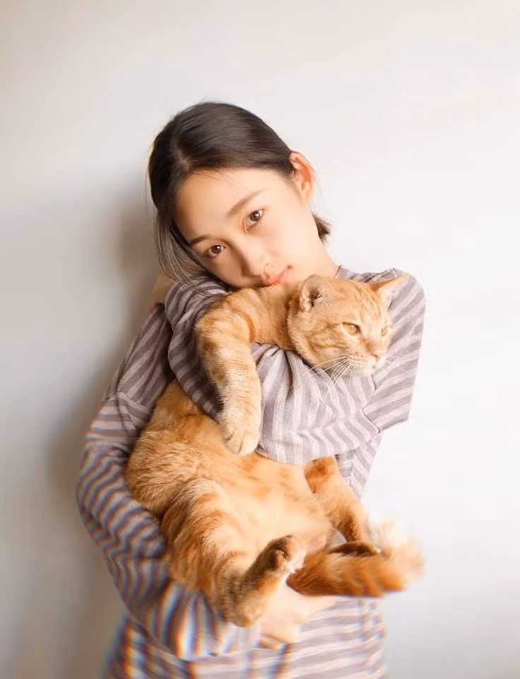 Juky San đang ngày càng khẳng định được bản thân mình trên thị trường âm nhạc hiện hành. Cô nàng tham gia The Voice và có những dấu ấn đáng kể.