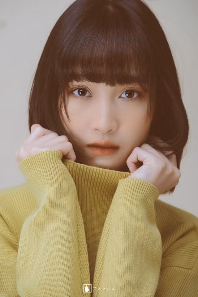 Juky San từng chia sẻ, tất cả kinh nghiệm ca hát của cô đều được góp nhặt từ các cuộc thi văn nghệ tại trường phổ thông.