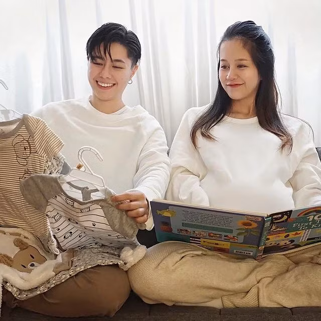 An Nguy chia sẻ tại trang cá nhân rằng sau khi mang thai, cô không thay đổi nhiều về ngoại hình nhưng lại gặp một số trở ngại tâm lý, dễ lo lắng và stress hơn.