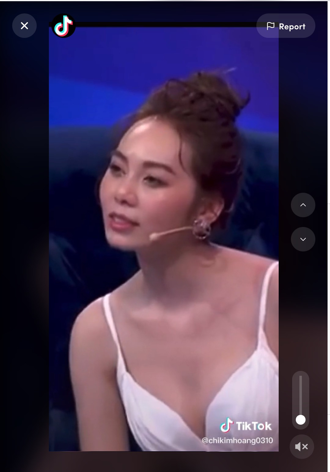 Cũng vì quá xinh đẹp nên Hoàng Kim Chi không tránh khỏi những ồn ào liên quan đến nhan sắc thật. Và mới đây nhất là sự xuất hiện của cô trong chương trình Người ấy là ai.