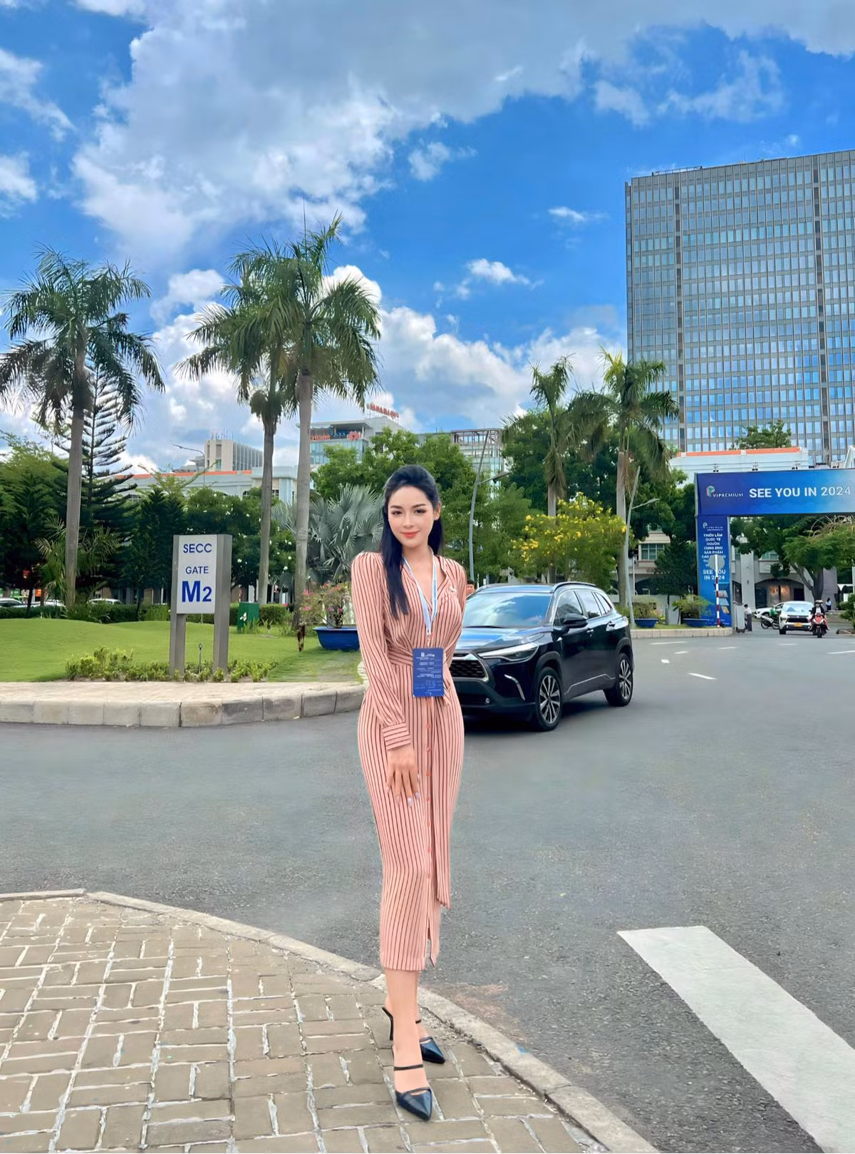 Sau khi sở hữu nhan sắc mới, Thanh Quỳnh có nhiều cơ hội nghề nghiệp hơn. Theo tìm hiểu, cô nàng đầu quân cho bệnh viện thẩm mỹ đã thực hiện ca phẫu thuật thay đổi cả cuộc sống cho mình.