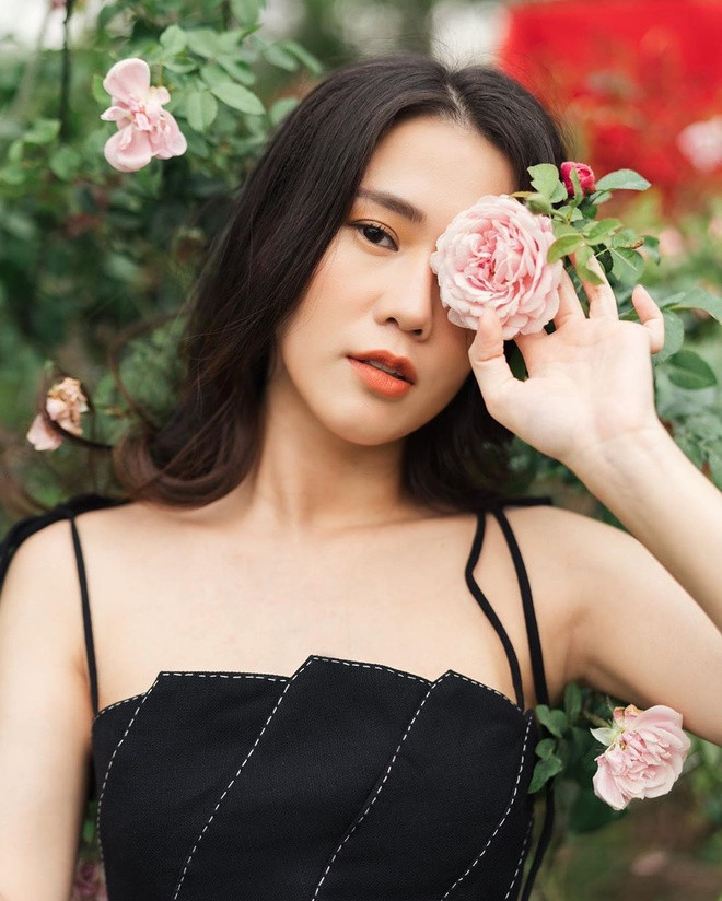 Sau 2 mối tình khá đình đám với rapper Andree và thiếu gia Tuấn Hải, hiện tại Ngọc Thảo theo "chủ nghĩa độc thân". Hot girl 9X hoải mái khi nói về cuộc sống của mình và khẳng định luôn cảm thấy hài lòng với những gì đang có. Ngọc Thảo tự mua được 2 căn hộ cao cấp tại Sài Gòn, thỉnh thoảng có mặt ở các sự kiện của giới trẻ, là gương mặt đại diện cho một vài nhãn hàng.