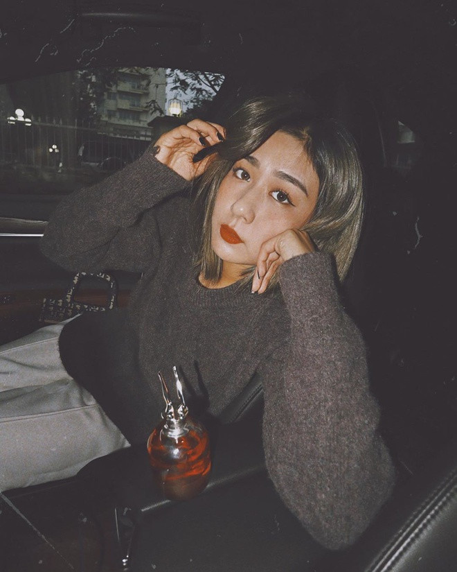 Trang Lou sở hữu Instagram có 1,4 triệu người theo dõi. Từ hot girl THPT Việt Đức, hiện tại, 9X là hot mom, có cuộc sống hạnh phúc bên chồng Tùng Sơn và con trai đầu lòng.