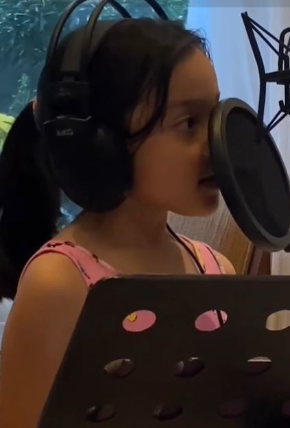 Có vẻ ái nữ nhà Marian và Dingdong Dantes luôn trân trọng tận hưởng những cơ hội học hỏi, khám phá mọi điều xung quanh, điển hình như việc làm đồ gốm lần này.