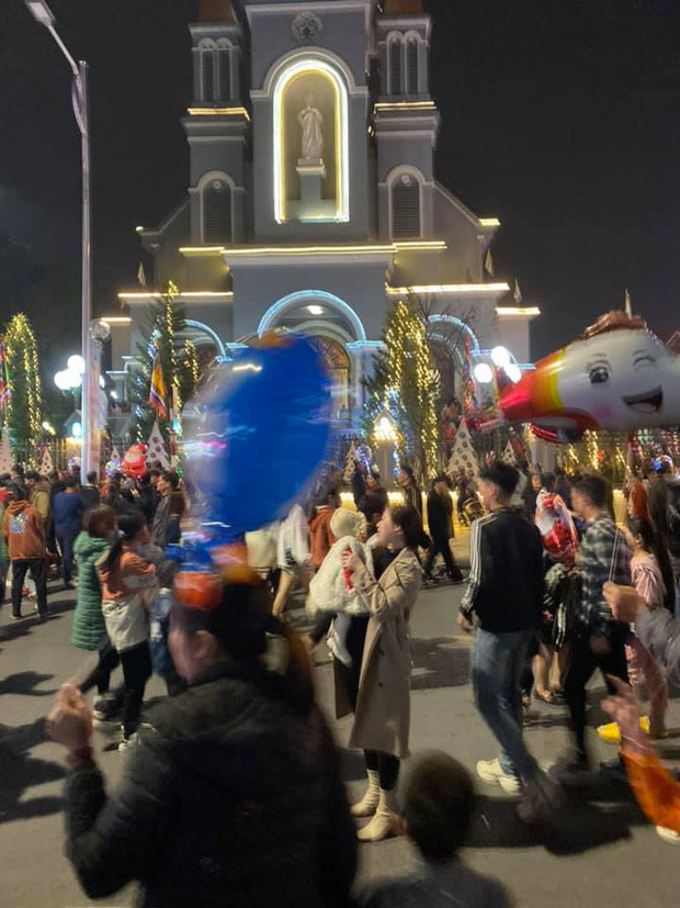 Giữa một màn đêm, người yêu ngay ở trước mặt nhưng một số anh chàng chẳng hiểu vì lý do gì lại quyết định không chịu lấy nét vào chủ thể.