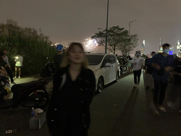 Chính bởi vậy, trên mạng xã hội mới xuất hiện những dòng trạng thái bóc phốt người yêu chụp ảnh không có tâm và thu hút được sự chú ý của dân tình.