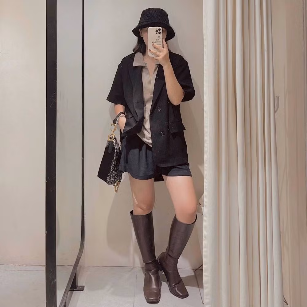 Sau khi kết hôn, nhan sắc của Heo Mi Nhon ngày càng mặn mà, quyến rũ hơn. Tuy nhiên, bà mẹ một con không khắt khe trong việc giữ dáng như thời con gái.