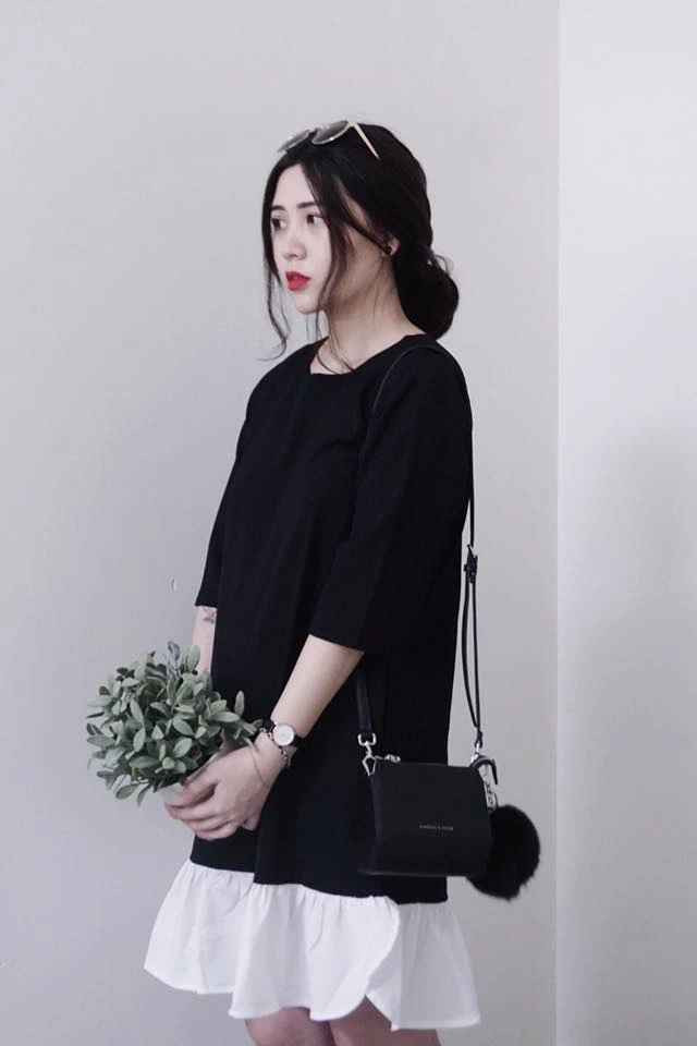 Không ít người đã bình luận mong vợ chồng Kiên Hoàng và Heo Mi Nhon làm vlog chia sẻ bí quyết giảm cân. Dù không tiết lộ đã giảm bao nhiêu khối lượng cơ thể nhưng nhìn hình ảnh mẹ Cam hiện tại có thể thây cô nàng đã gầy đi rất nhiều.