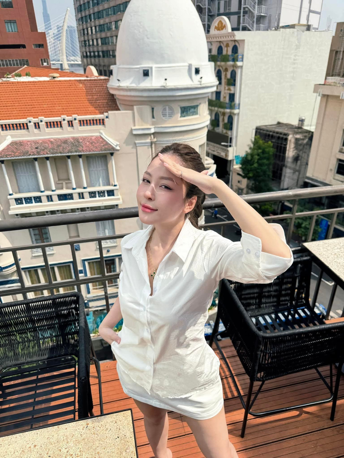 Tuy nhiên, ngay sau đó, hot girl này khẳng định, việc mình sắp cưới là không có thật.