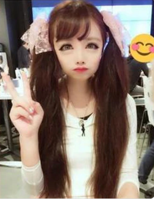 Nozomi bất ngờ trở thành hiện tượng mạng tại Nhật Bản khi đăng tải các bức ảnh đời thường trên Twitter vào năm 2016.