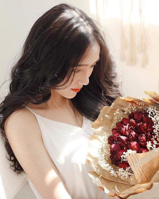 Năm 2020, hot girl Học viện Hàng không chụp 1 bộ ảnh cùng chính bộ đồng phục trường và được mọi người khen ngợi rất nhiều đồng thời nhận gây chú ý với gần 10.000 lượt like chỉ sau một thời gian ngắn.