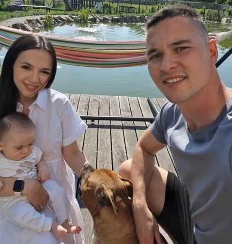 Nhưng phải đến tháng 8/2021 Filip và vợ Việt kiều mới tổ chức lễ cưới.