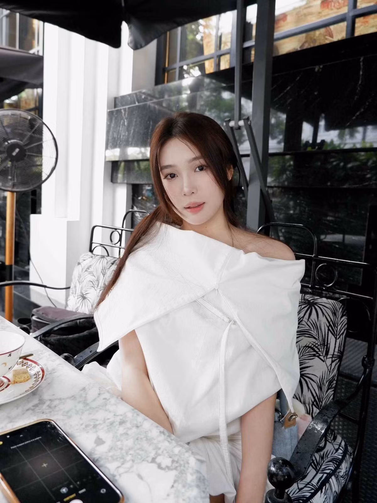 Không còn thường xuyên cập nhật tình hình cuộc sống như xưa, trong bài đăng hiếm hoi gần đây, Miên Trinh khoe nhan sắc ngọt ngào, nữ tính.