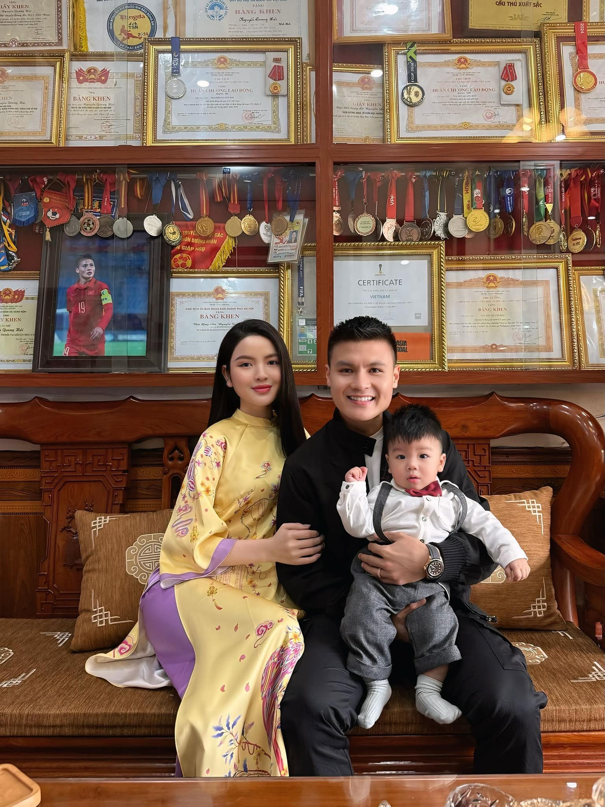 Trong suốt thời gian hẹn hò và kết hôn cùng Quang Hải, Chu Thanh Huyền tự nhận có số "thị phi", vì những drama liên tục ập đến khiến cô dù được rất nhiều người yêu thích nhưng cũng có lượng anti-fan đông đảo trên mạng xã hội.