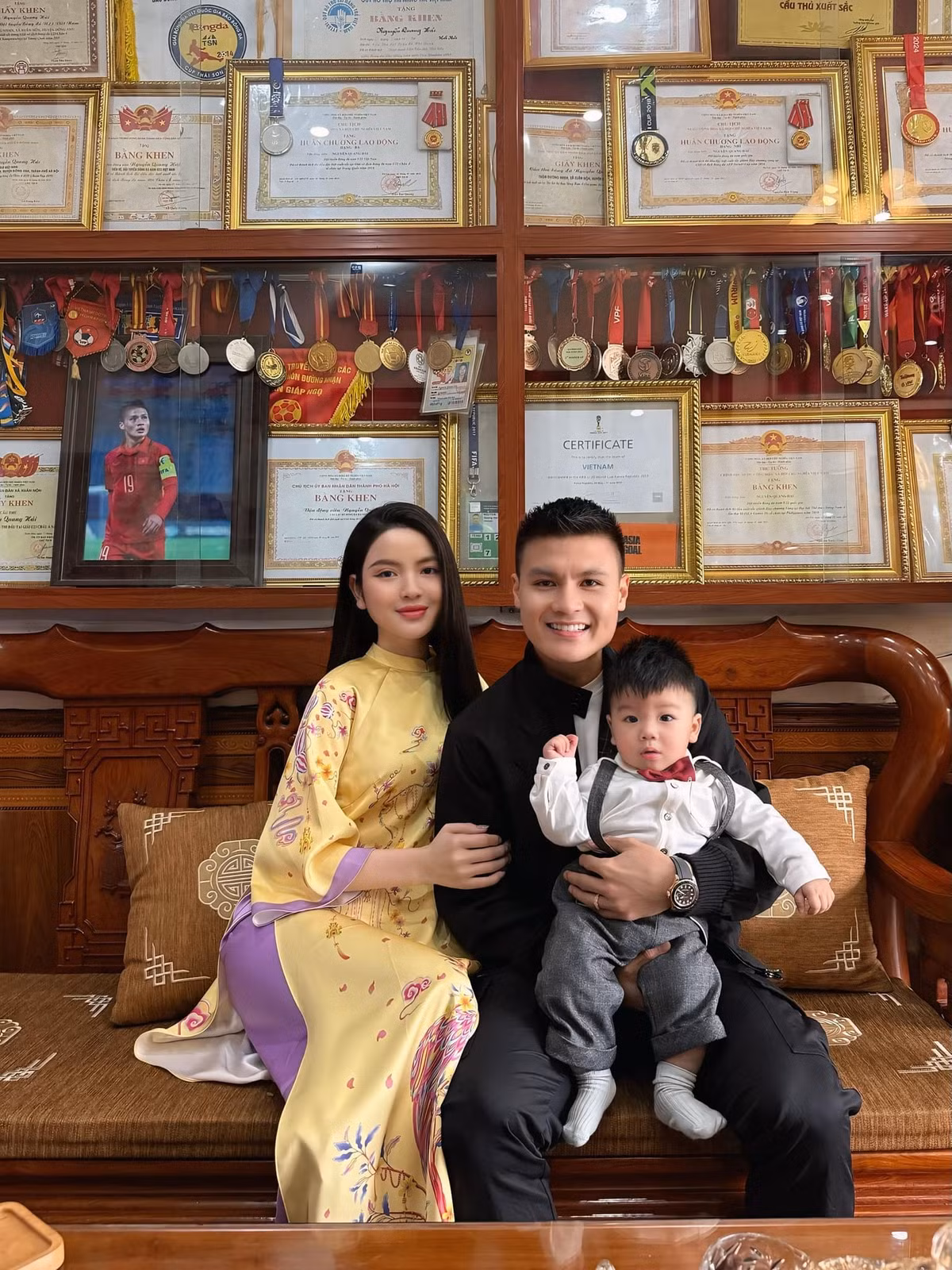 Trong suốt thời gian hẹn hò và kết hôn cùng Quang Hải, Chu Thanh Huyền tự nhận có số "thị phi", vì những drama liên tục ập đến khiến cô dù được rất nhiều người yêu thích nhưng cũng có lượng anti-fan đông đảo trên mạng xã hội.