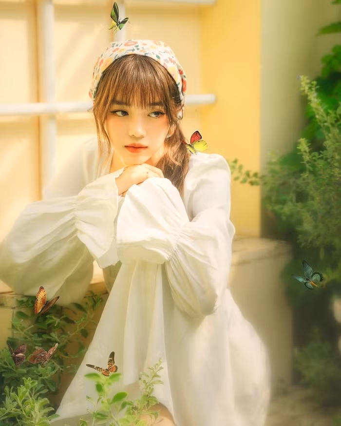 Nhắc đến hội nữ streamer hot nhất thời điểm hiện tại, Linh Ngọc Đàm là cái tên đình đám top đầu. Cô nàng sinh năm 1996 này sở hữu vẻ ngoài cực ấn tượng, hút mắt và nổi tiếng trên MXH.