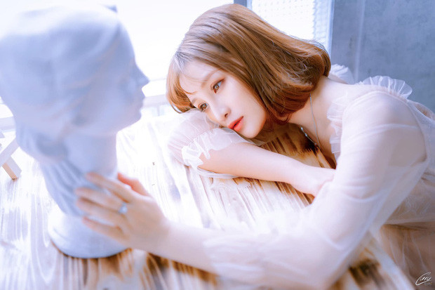 Điểm nhấn trên gương mặt của Lyly Sury chính là sống mũi cao “chót vót”, đủ sức hạ gục trái tim của game thủ. Cũng chính vì vậy mà sống mũi lý tưởng của nữ streamer là niềm khao khát của rất nhiều người.