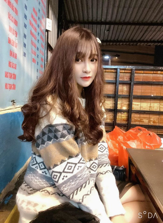 Mỗi giờ livestream của Ohsusu thu hút hàng chục ngàn fan theo dõi và rôm rả bình luận.