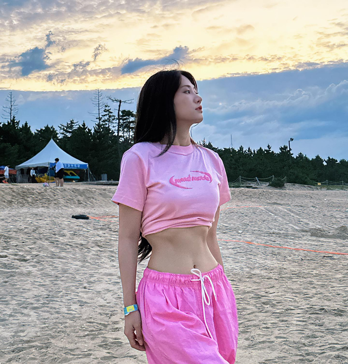 Thời gian gần đây, Lê Bống đảm nhân vai trò MC cho kênh truyền hình và từ đó, cô nàng cũng dần dần thay đổi phong cách của mình.