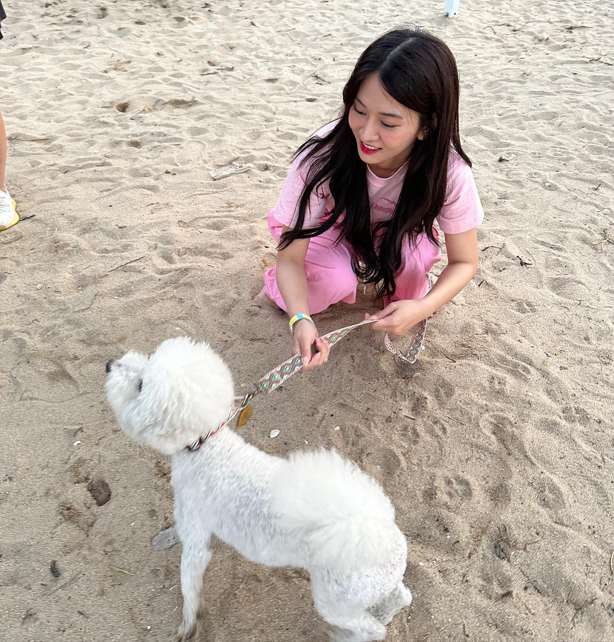 Lê Bống cũng gây ấn tượng với hành trình giảm cân ngoạn mục từ một cô nàng mập mạp, kém xinh đến "nữ thần phòng gym".