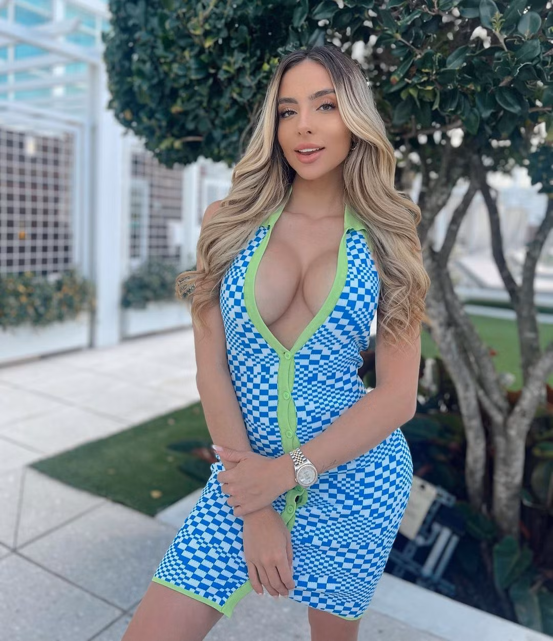 Bruno thường xuyên quảng cáo cho thương hiệu đồ bơi riêng mang tên Brukinis.