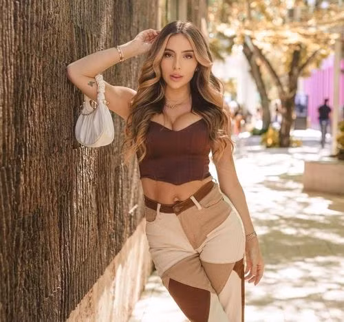 Bruno Lima sở hữu thân hình rắn chắc, khỏe khoắn và đầy quyến rũ.