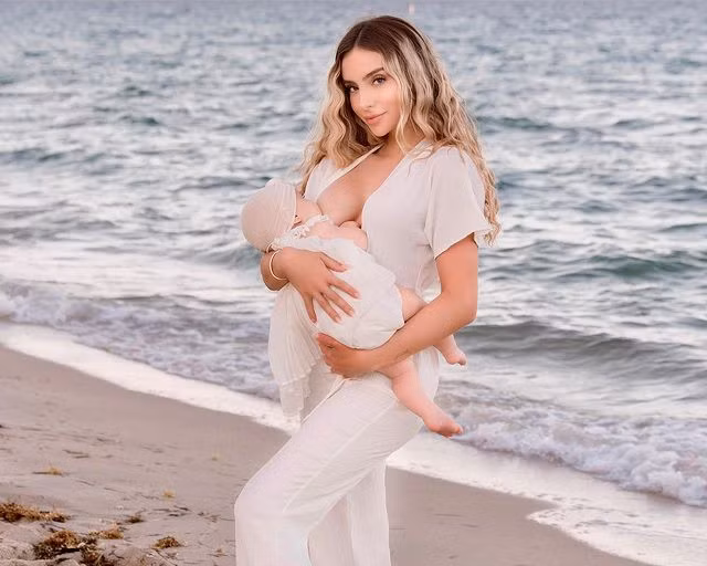 Sở hữu thân hình vận người mê nhưng ít ai biết rằng, Bruno Lima đã lập gia đình và hiện là hot mom 1 con.