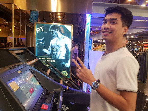 Tháng 8/2019, nhiều người bất ngờ khi nghe tin Pewpew nghỉ làm streamer khiến nhiều fan tiếc nuối. Anh cho biết lý do ngưng công việc tạo nên tên tuổi của mình vì muốn tập trung vào công việc kinh doanh, dành thời gian cho gia đình.