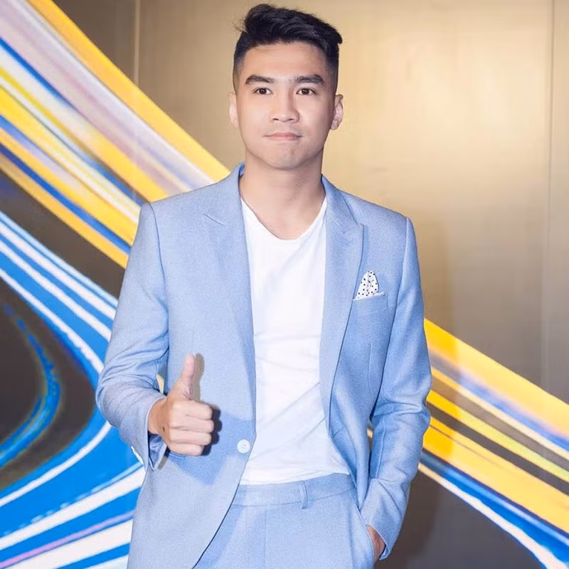 Vừa qua, trong một lần trả lời với báo giới, Pewpew khiến khán giả ngỡ ngàng khi chia sẻ chuyện kinh doanh không như ý khi chuyển sang đầu tư vào đầm tôm.