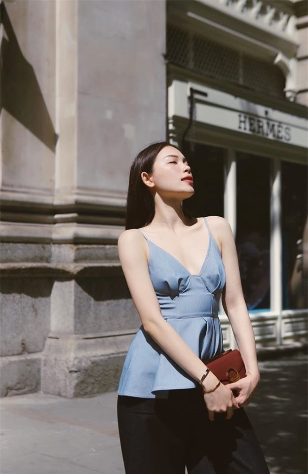 Sở hữu gương mặt xinh đẹp, thần thái tự tin, Linh Rin nhận được khá nhiều thiện cảm từ phía khán giả. Dù sở hữu chiều cao 1,67m song nhờ ngoại hình cân đối, săn chắc mà cô trở nên thu hút hơn trước người đối diện.