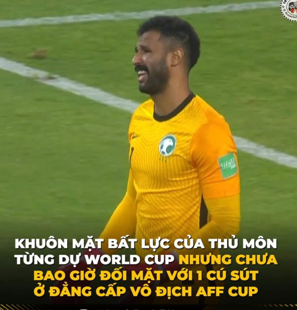 "Khuôn mặt đáng thương" của thủ môn từng dự World Cup của Ả Rập Xê-út bị cầu thủ từng vô địch AFF Cup sút tung lưới khi đồng hồ mới chỉ sang phút thứ 3.