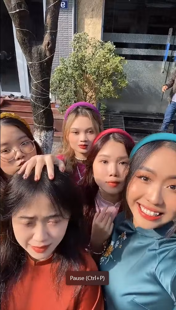 Ngay lập tức, lời mời này đã được rất nhiều người hưởng ứng. Đồng thời, dân tình cũng đã để lại nhiều bình luận.