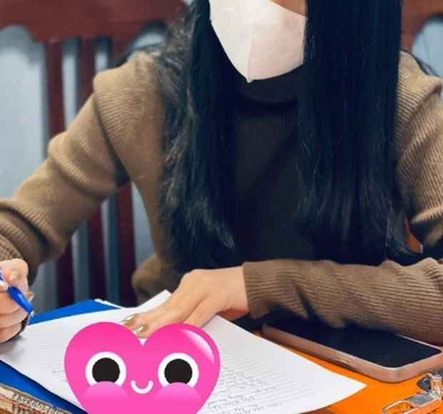 Ở phần bình luận, Thanh Huyền nói thêm về những đối tượng đe dọa mình: "Huyền không hề quen biết những đối tượng này, cũng không có thù hằn gì với ai. Nhưng những đối tượng này họ không có chút gì gọi là hạ nhiệt việc tấn công tới gia đình cũng như công việc và danh dự của Huyền".